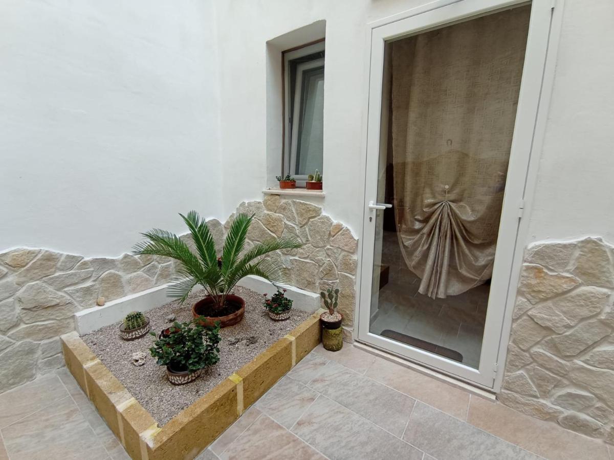 Samele Bed And Breakfast Lecce Exterior foto